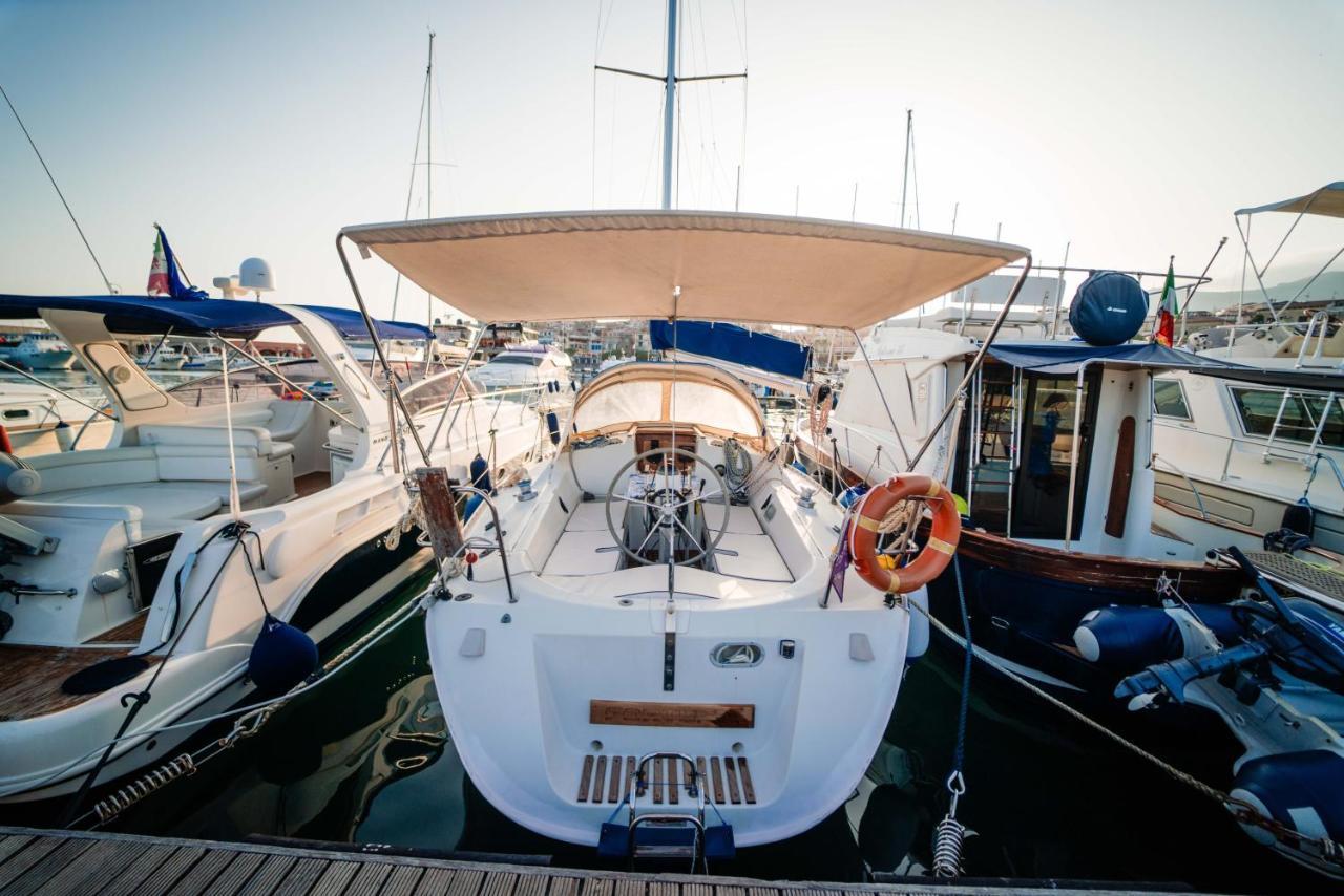 Hotel Fortuna In Boat Marina di Camerota Exterior foto
